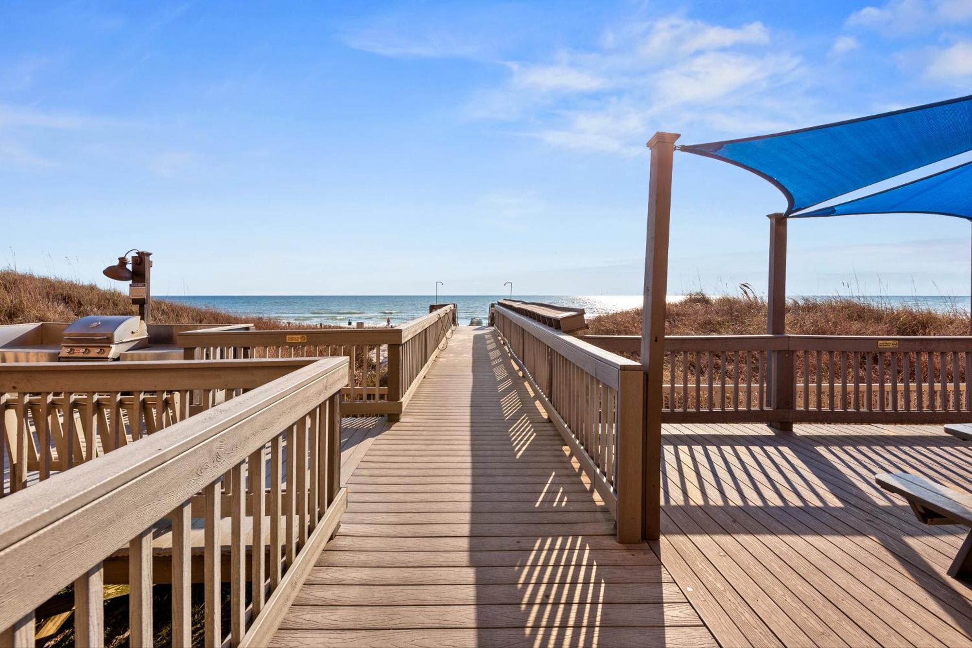 Gulf Front Master Br In Sunrise Beach With Amazing Views! Sleeps 7! Panama City Beach Exterior foto