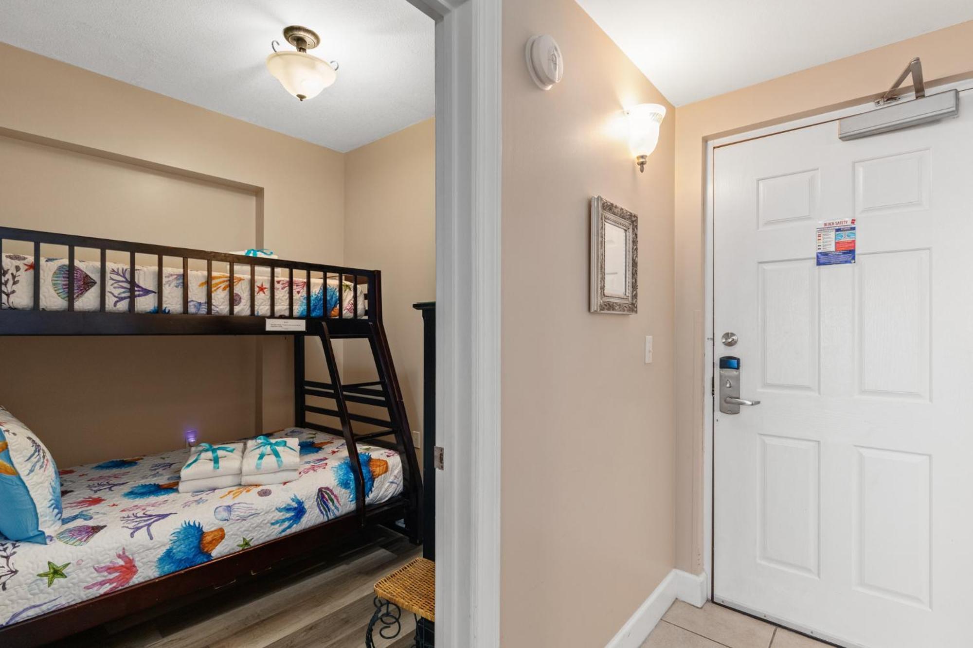 Gulf Front Master Br In Sunrise Beach With Amazing Views! Sleeps 7! Panama City Beach Exterior foto